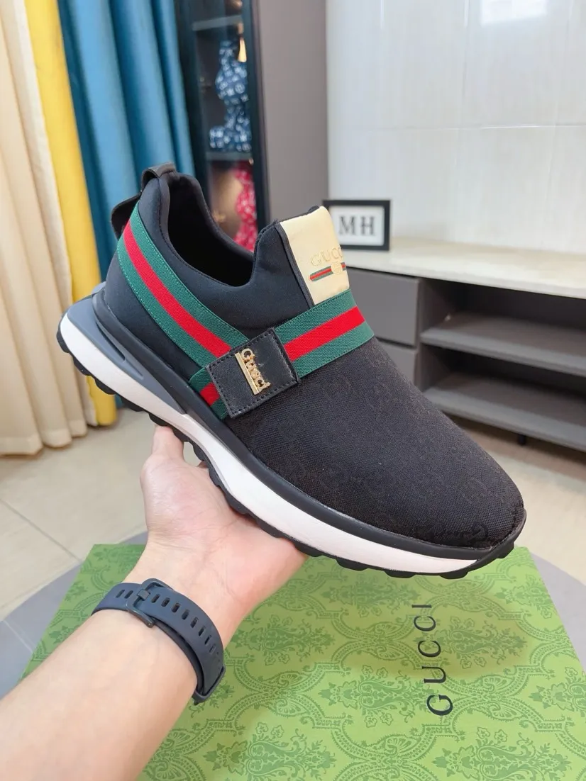 Factory price 458🌹🌹GUCCI [Gucci] New high-end brand of men's shoes, the latest fashionable casual men's shoes, trendy and versatile style, relaxed and sporty style, uppers imported from Italy, first-layer cowhide, genuine leather lining and ultra-fine workmanship. Original personalized fashionable rubber wear-resistant outsole, light and comfortable on the foot, size 38-44